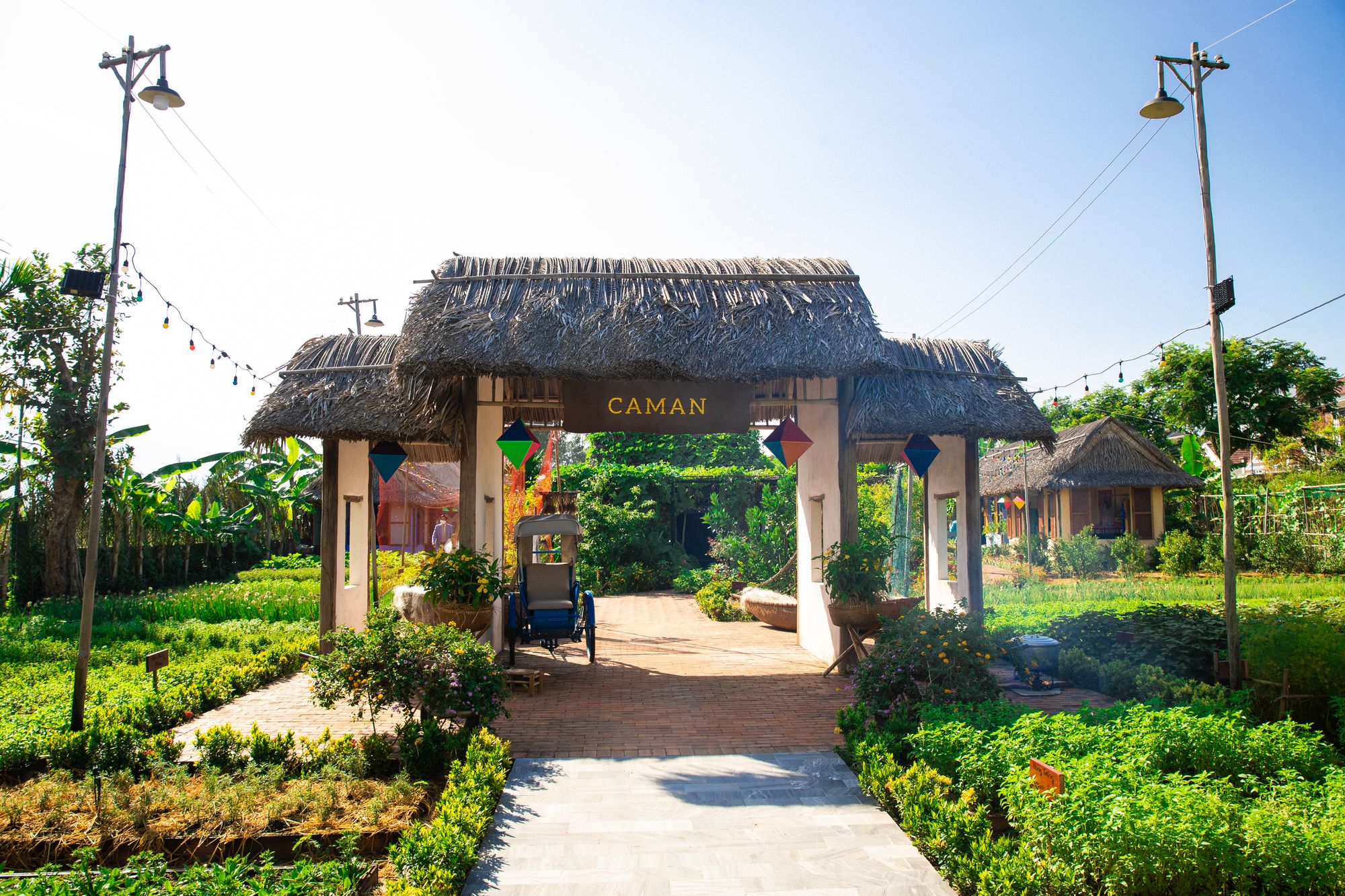 Cổng vào Caman Village